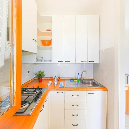 Apartamento Mit Veranda, Marina dʼAndora
